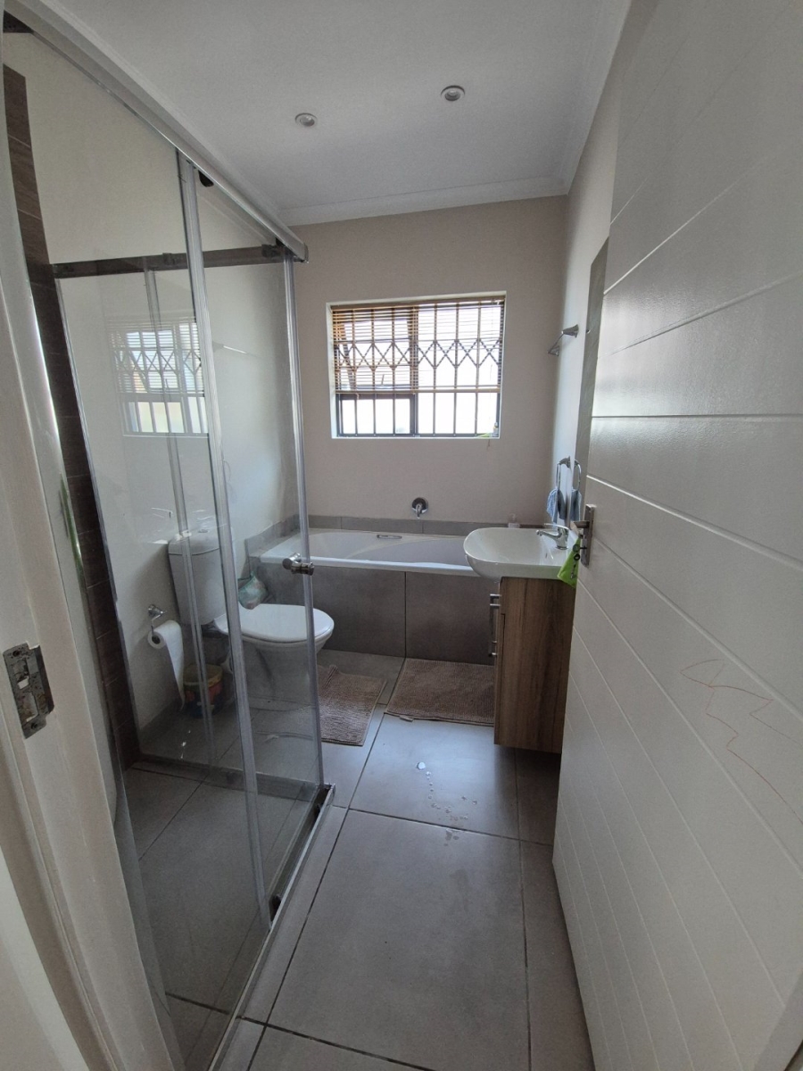 To Let 3 Bedroom Property for Rent in Fairview Eastern Cape